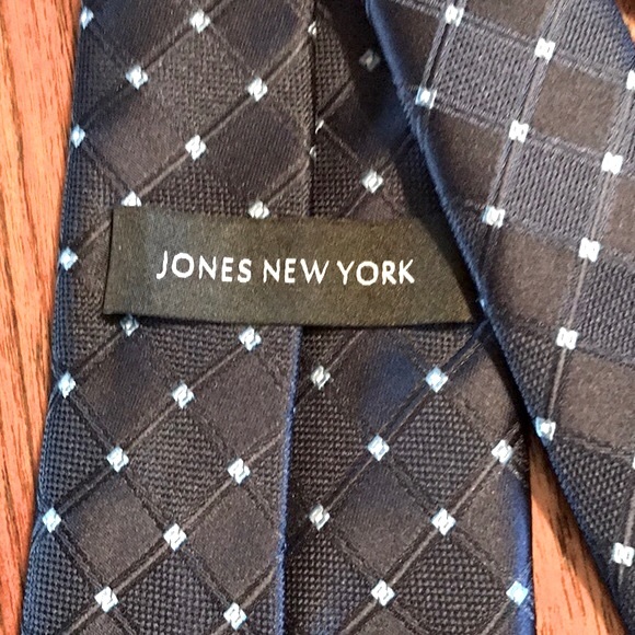 Jones New York Tie - Picture 7 of 9